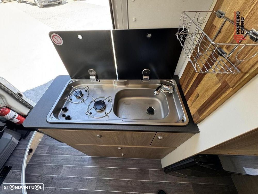 Adria Twin 600 SP cama transversal - 6