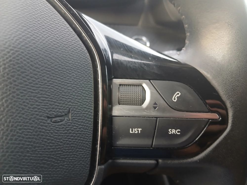 Peugeot 2008 1.2 PureTech Allure - 30