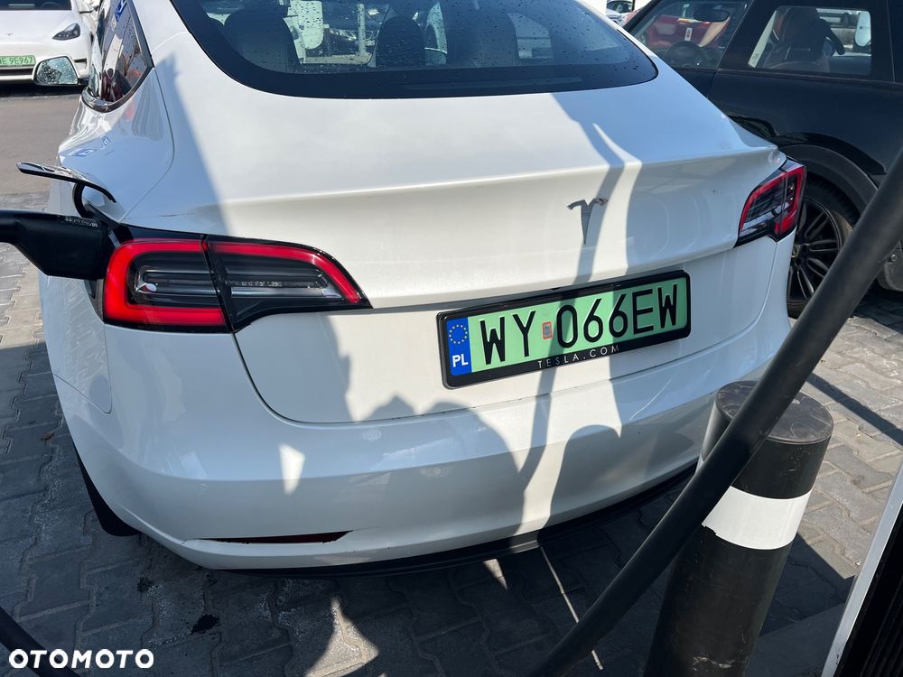 Tesla Model 3 Standard Reichweite Plus Hinterradantrieb - 4
