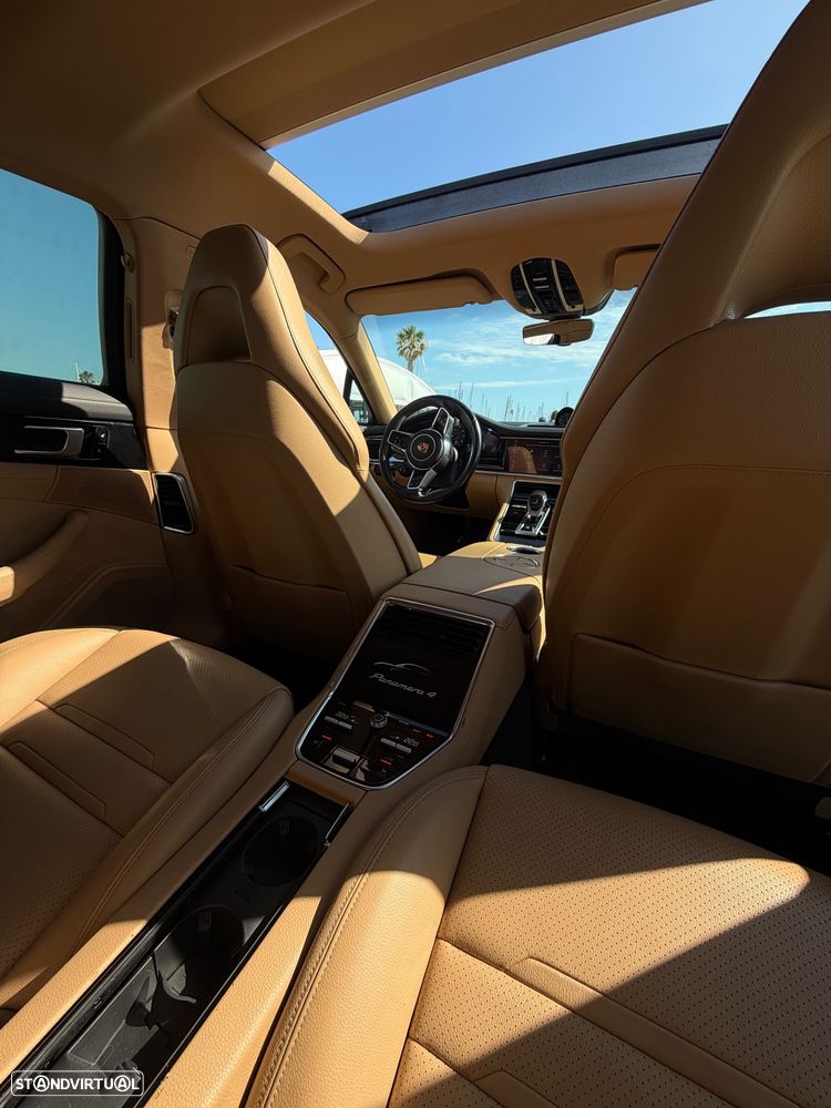 Porsche Panamera 4 E-Hybrid - 11
