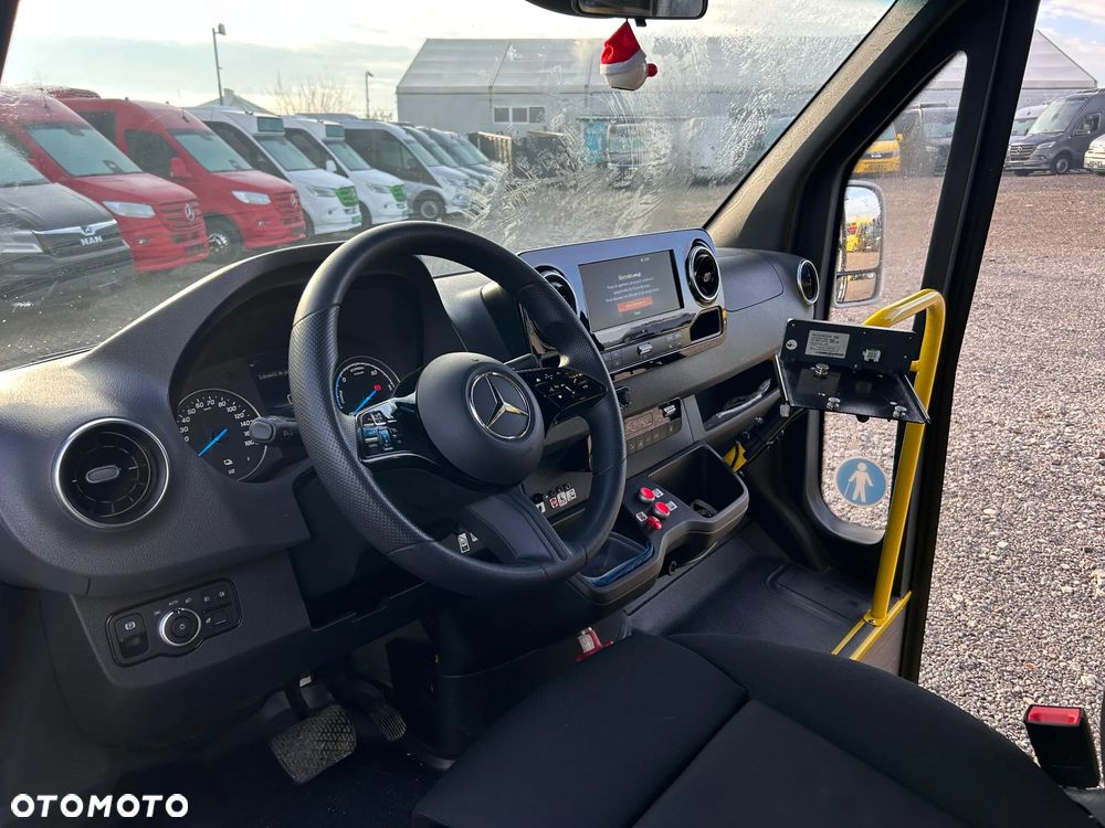 Mercedes-Benz eSprinter CITY - 14