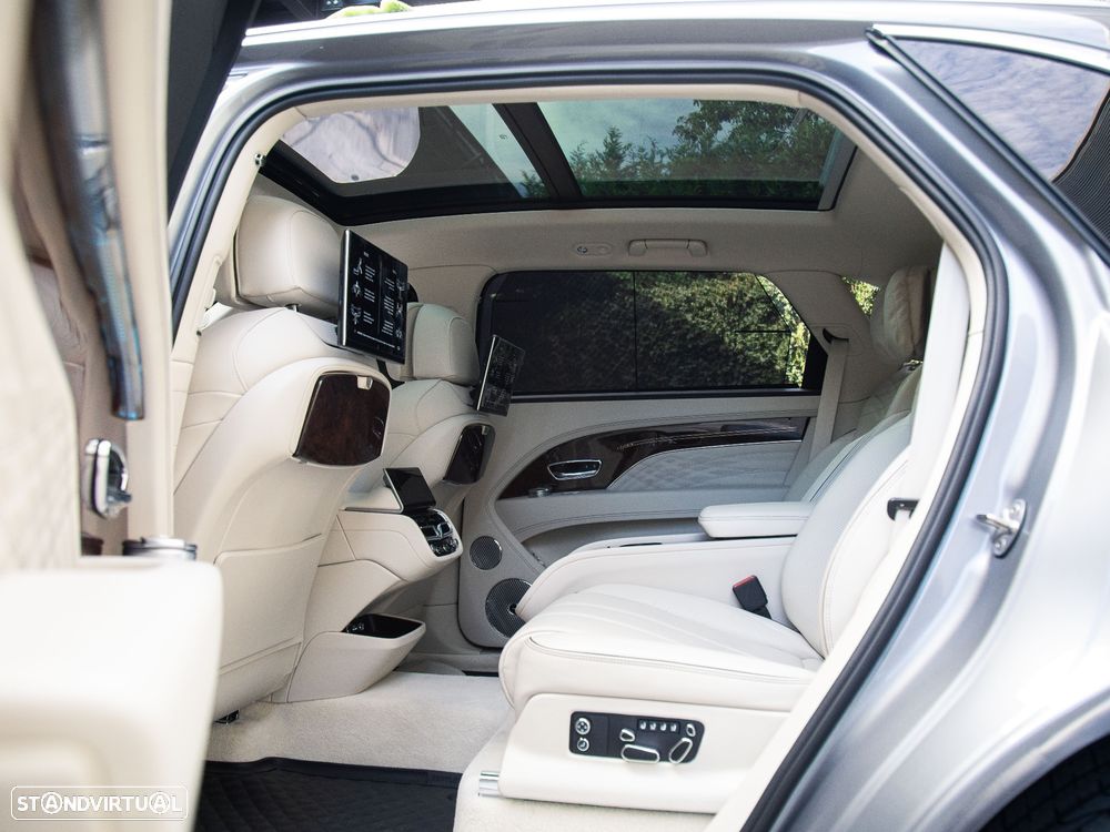 Bentley Bentayga EWB V8 Azure - 31