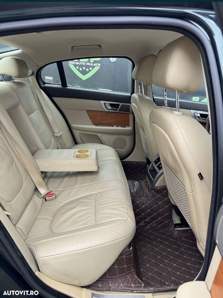 Jaguar XF 2.7 V6 Diesel Luxury - 9