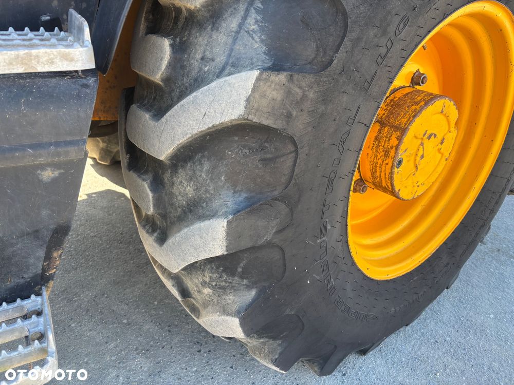 JCB 3CX - 17