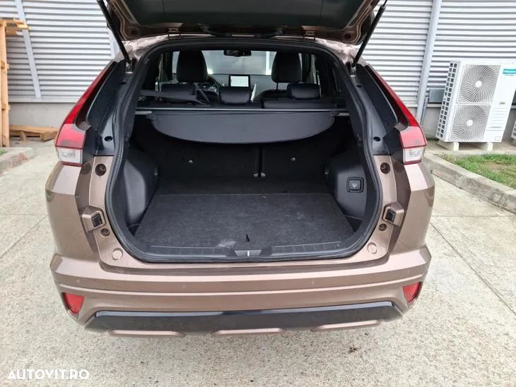 Mitsubishi Eclipse-Cross Plug-In Hybrid 4WD Plus Select - 17