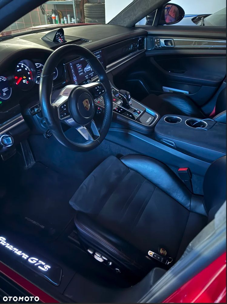 Porsche Panamera - 8