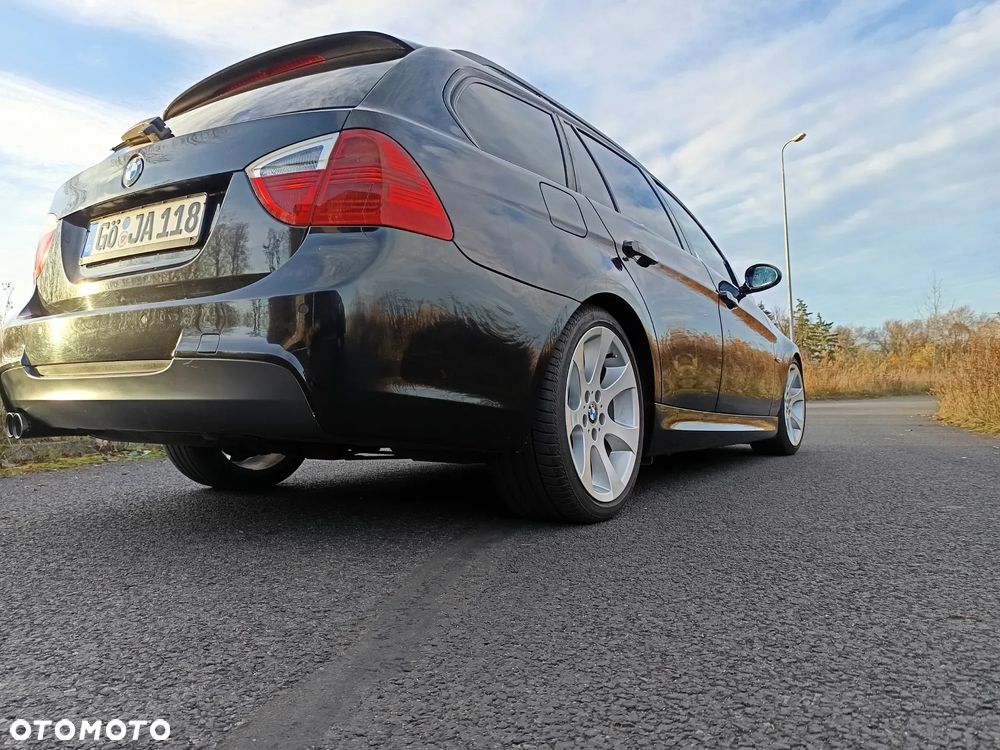 BMW Seria 3 325d DPF Touring - 4