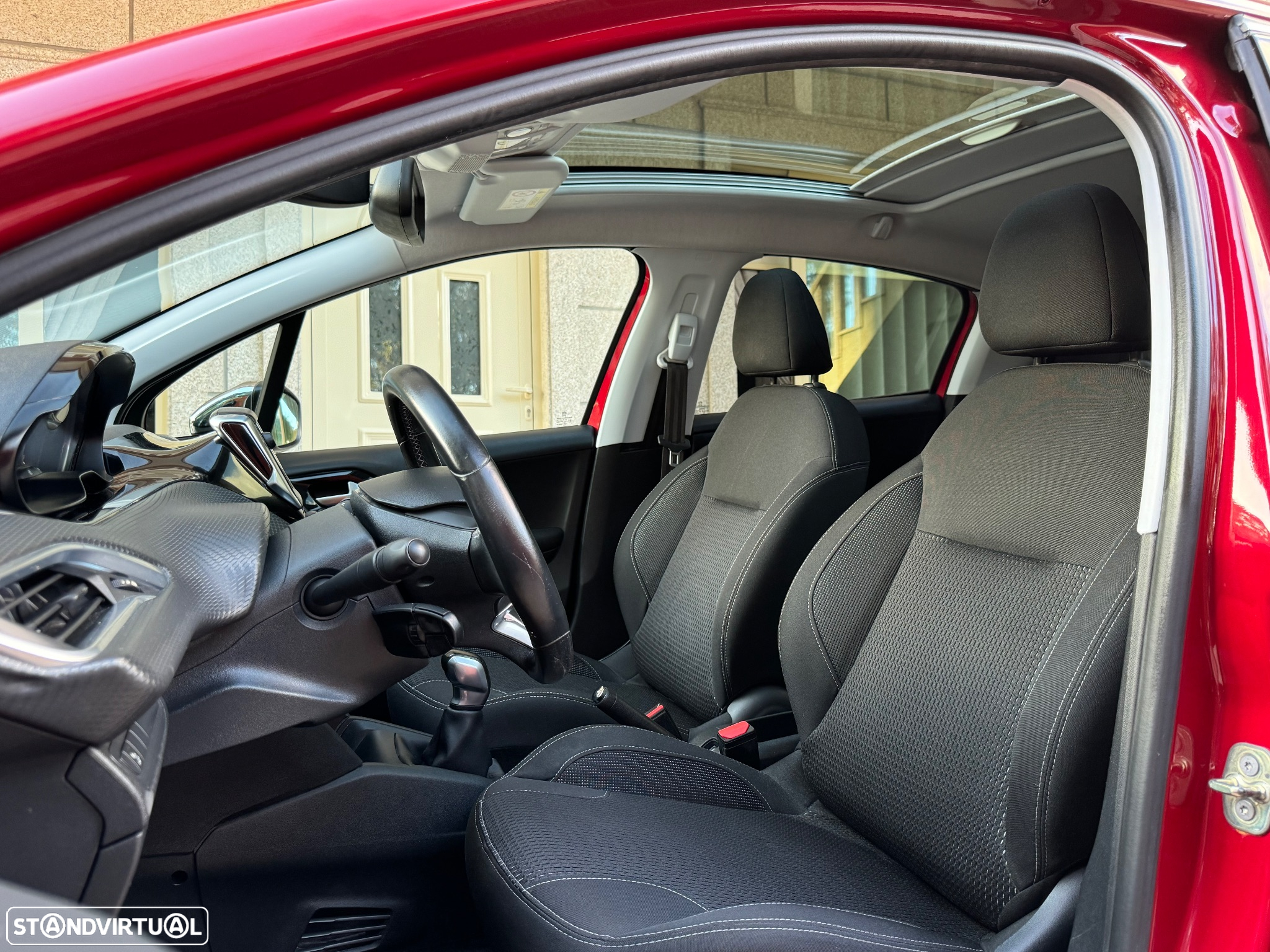 Peugeot 208 PureTech 82 Stop & Start Signature - 14