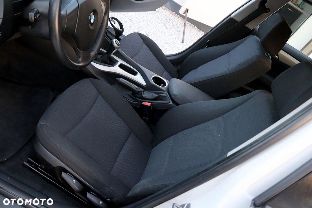 BMW X1 sDrive18d xLine - 26