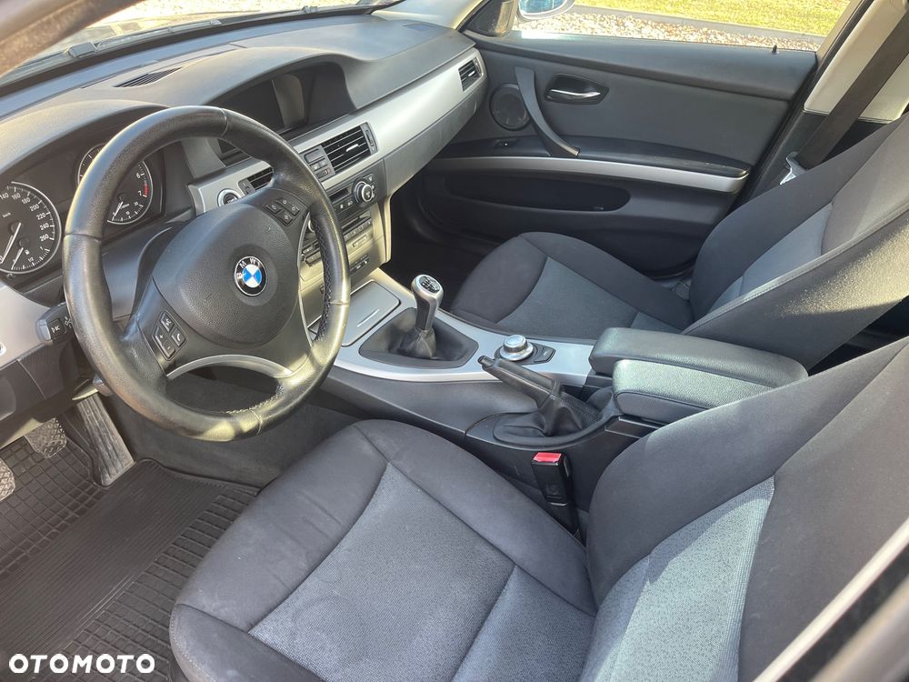 BMW Seria 3 318i Edition Exclusive - 9