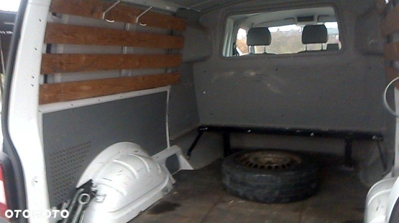 Volkswagen Transporter - 11