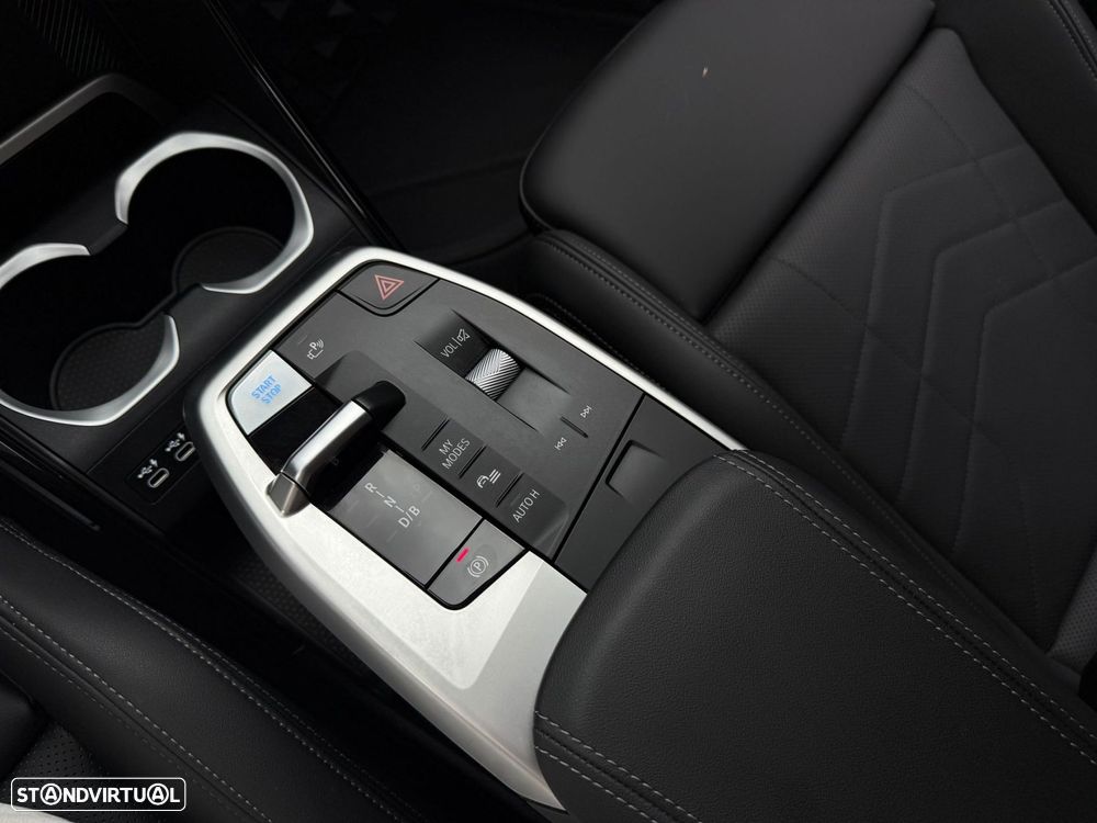 BMW iX1 xDrive30 - 13