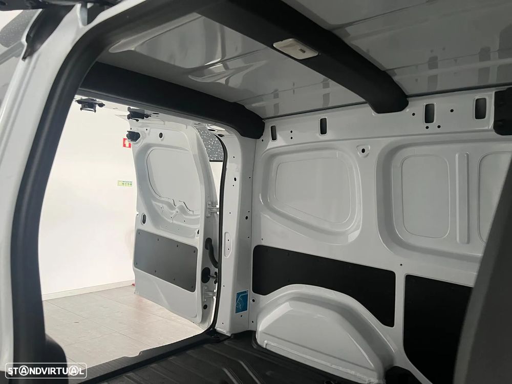 Nissan e-Townstar - 11