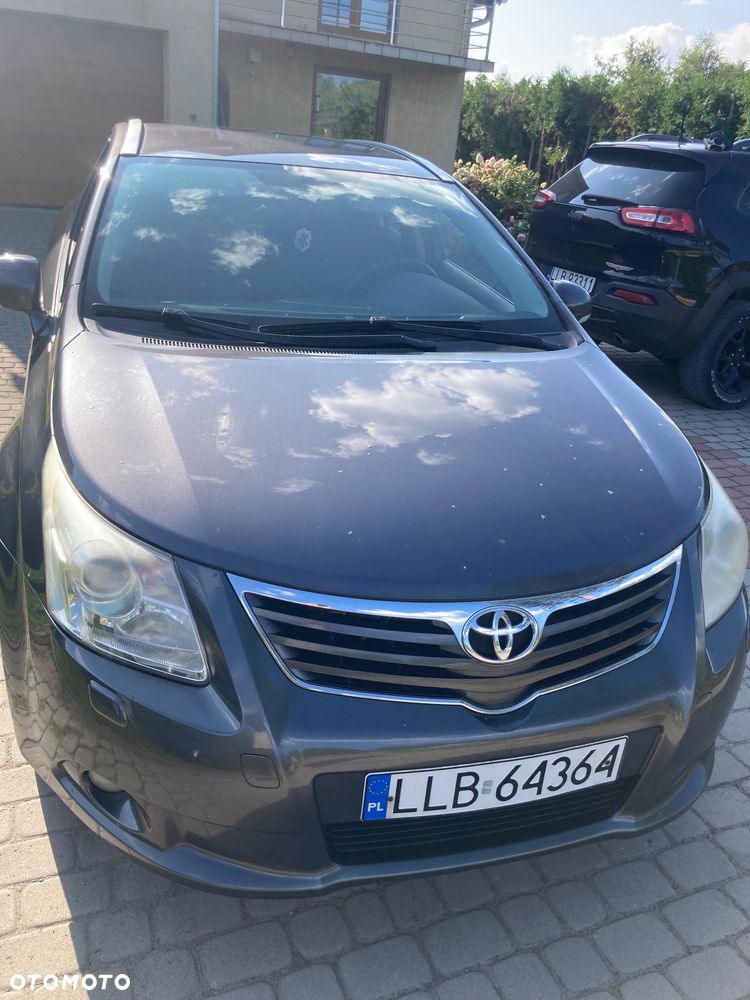 Toyota Avensis - 8