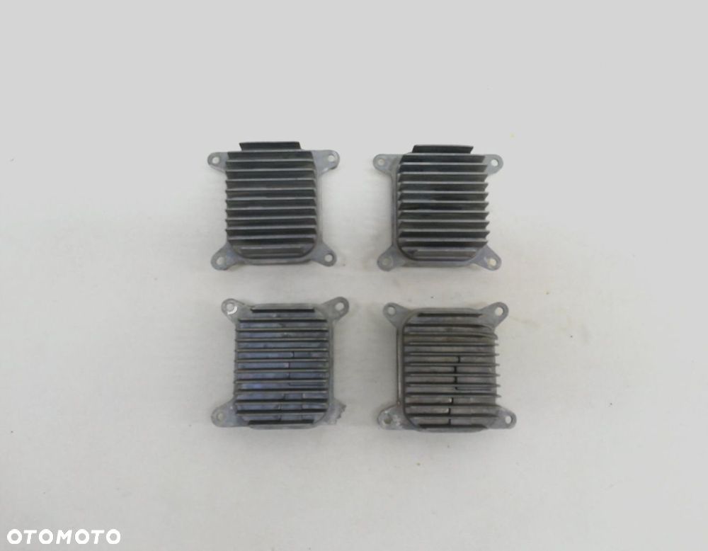 PRZETWORNICA MODUŁ ŚWIATEŁ LED TESLA MODEL 3 P1532925-02-C - 1