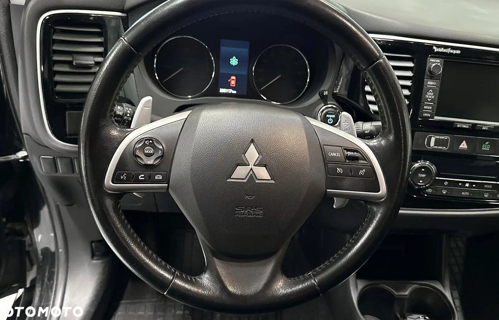 Mitsubishi Outlander 2.0 4WD Plug-In Hybrid - 9