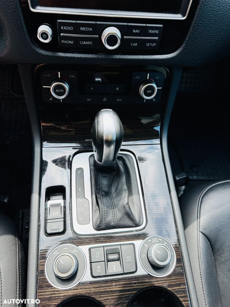 Volkswagen Touareg 3.0 V6 TDI BMT - 7