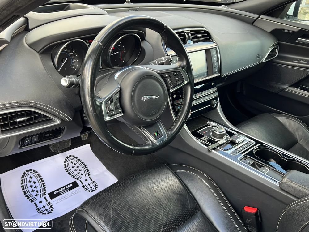 Jaguar XE 2.0 D R-Sport Aut. - 9