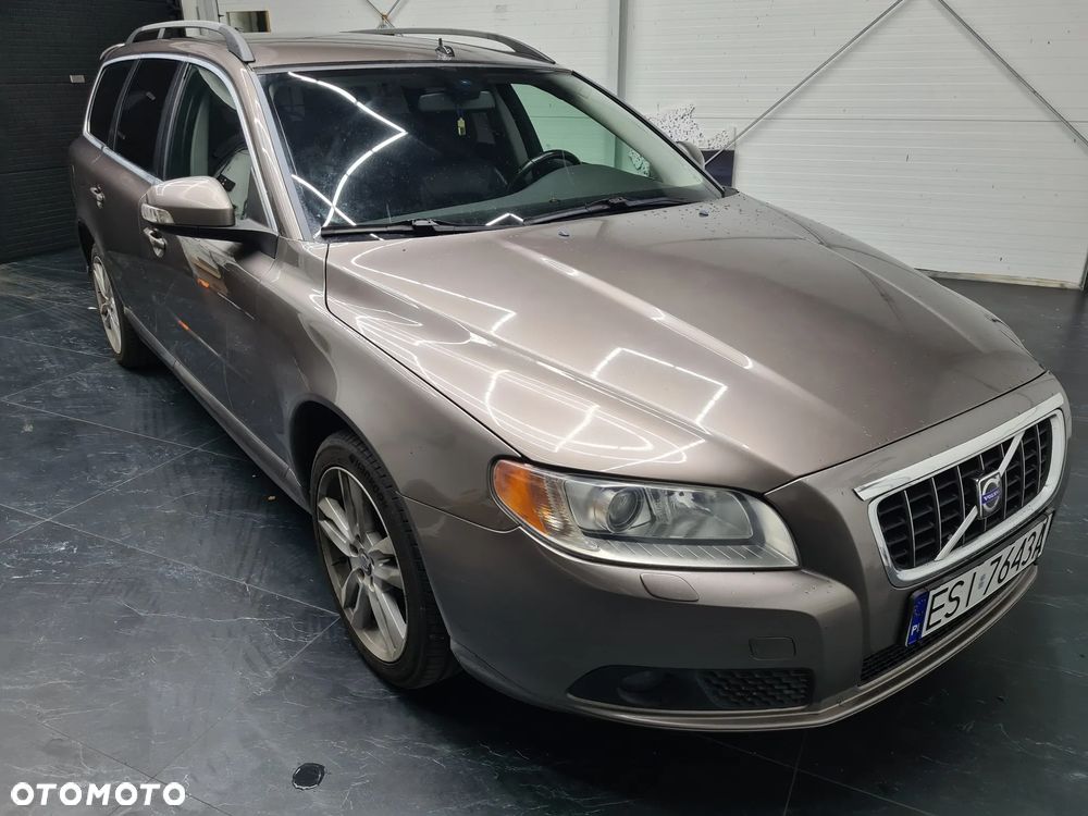 Volvo V70 2.4D Summum - 2