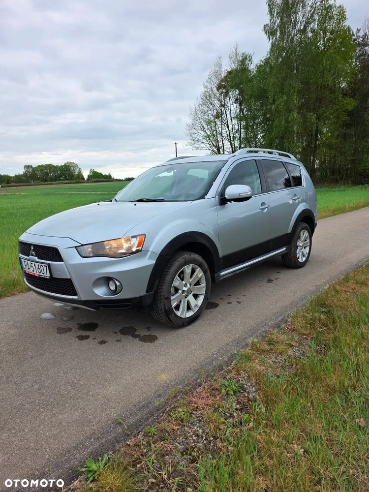Mitsubishi Outlander - 1
