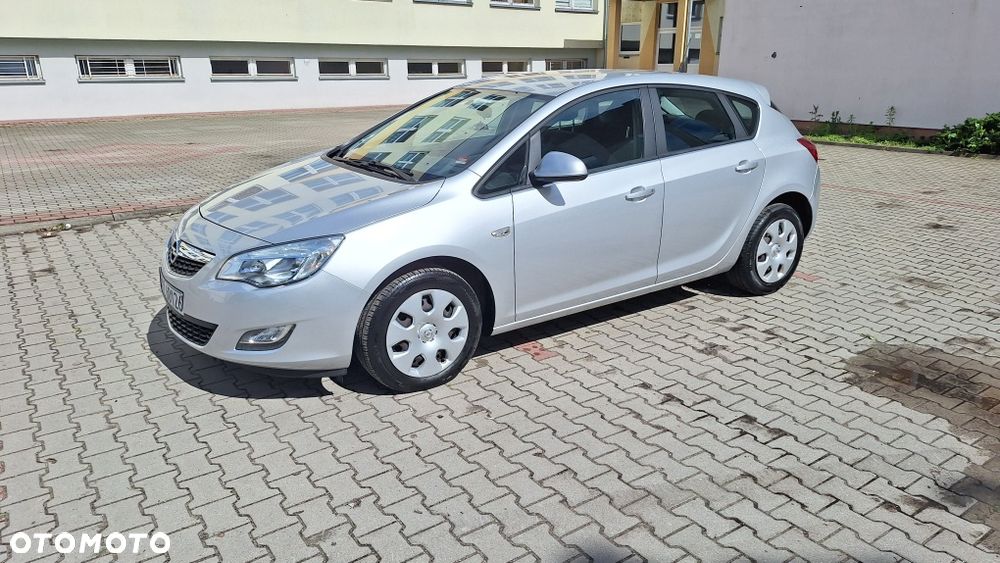 Opel Astra - 1