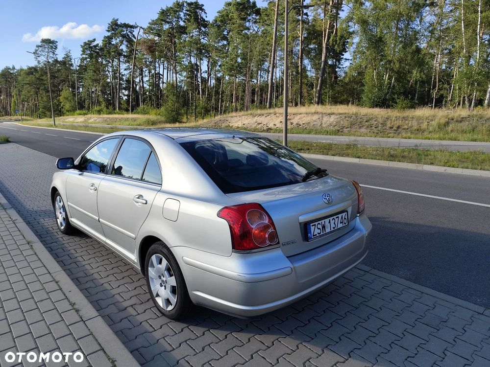 Toyota Avensis 1.8 VVT-i Sol - 5
