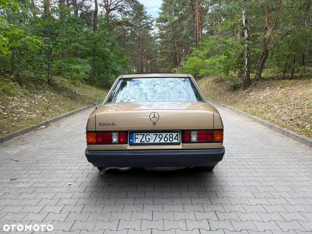 Mercedes-Benz W201 (190) - 5
