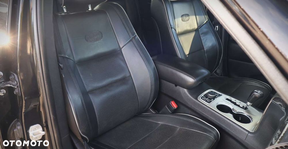 Jeep Grand Cherokee - 22