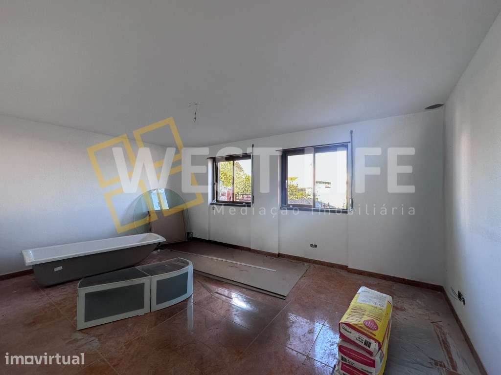 Apartamento T3 com Terraço para Arrendamento na Lagoa | Santo Isidoro - Grande imagem: 5/16