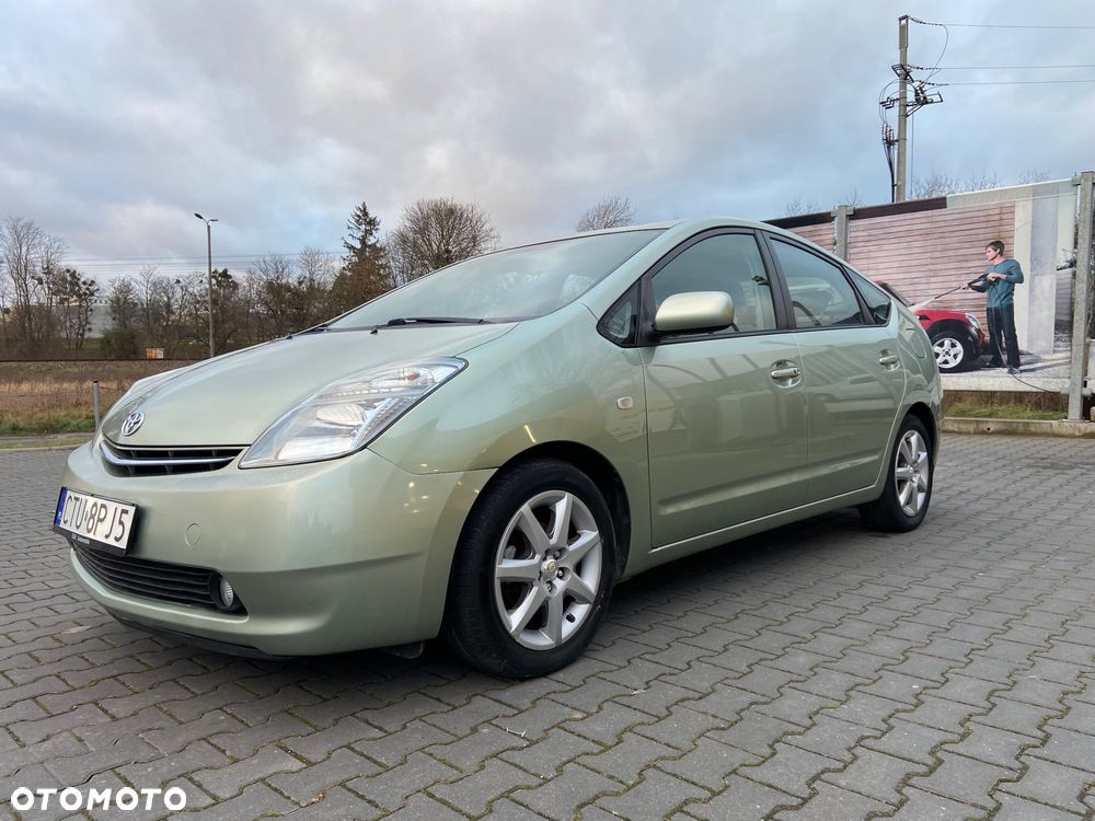 Toyota Prius 1.5 VVT-i Sol - 1
