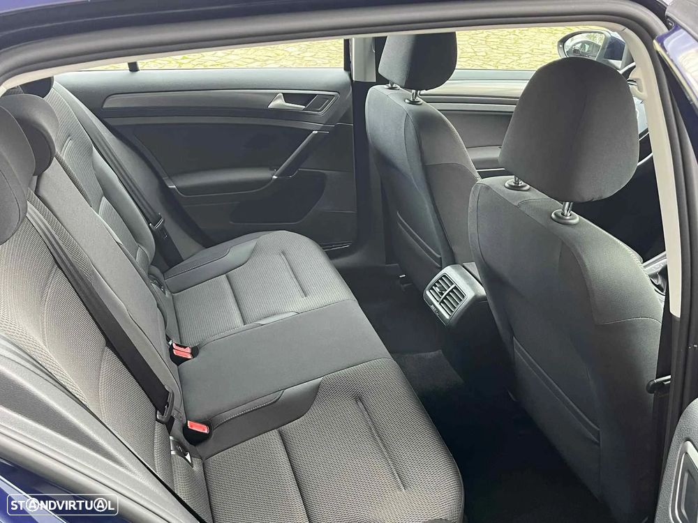 VW Golf 1.6 TDI Confortline - 8