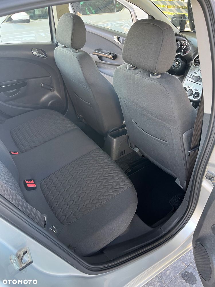 Opel Corsa 1.2 16V Cosmo - 13