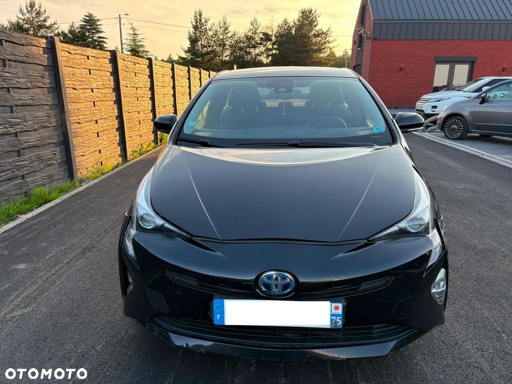 Toyota Prius Hybrid - 25