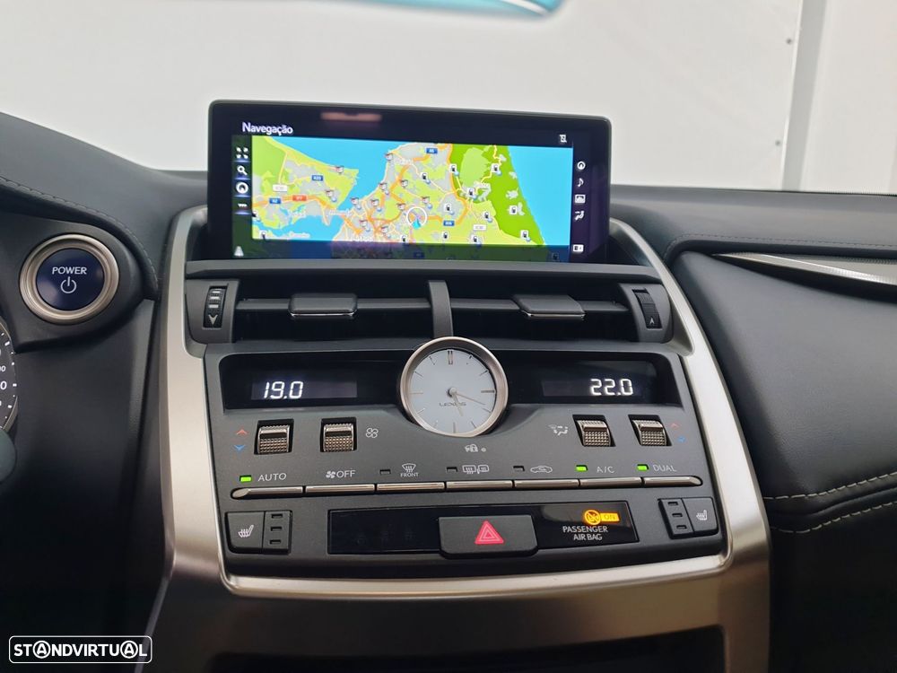 Lexus NX 300h Executive+ - 25