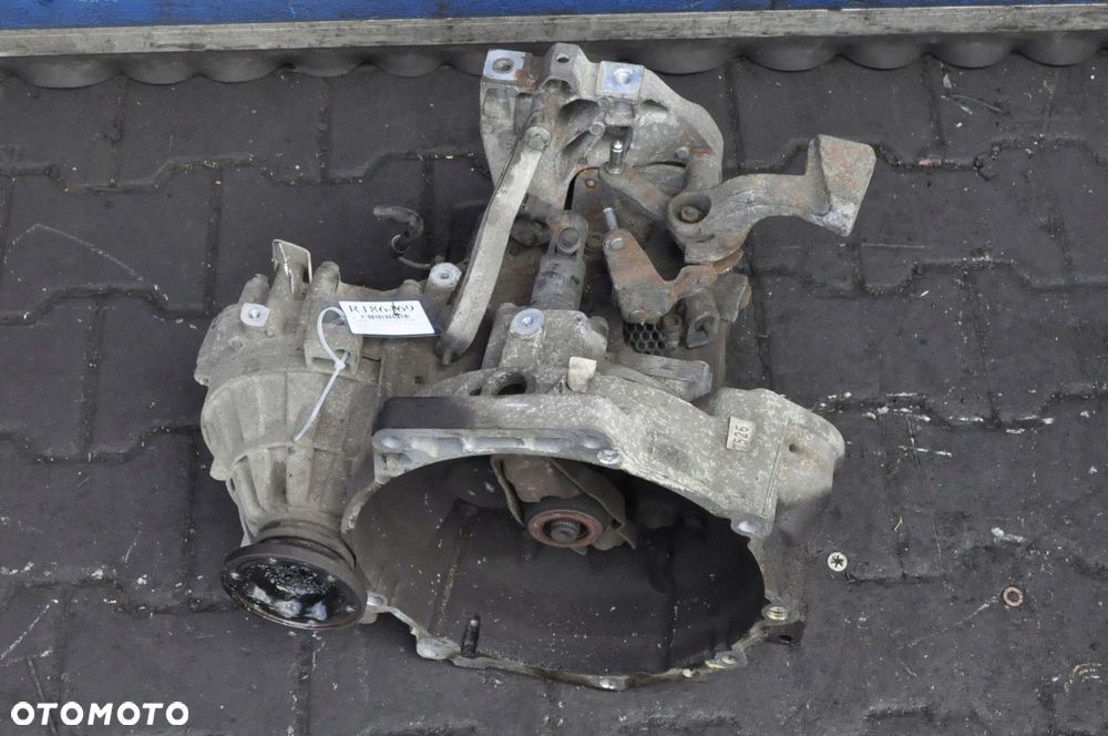 A3 8P LEON II GOLF V 2.0FSI 150KM SKRZYNIA GQP - 2