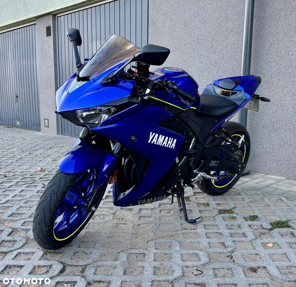 Yamaha R3 - 1