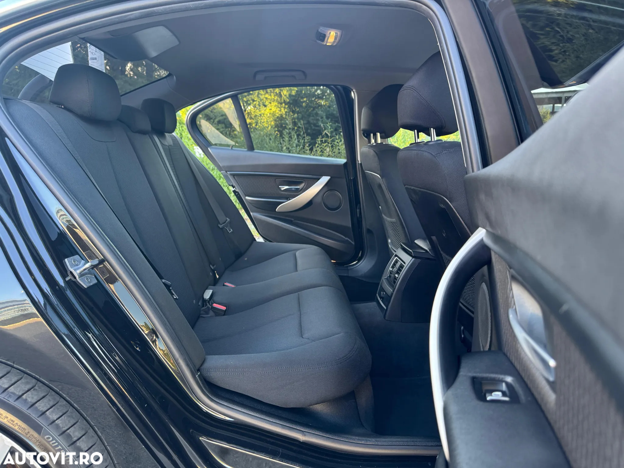 BMW Seria 3 318i Aut. Advantage - 24