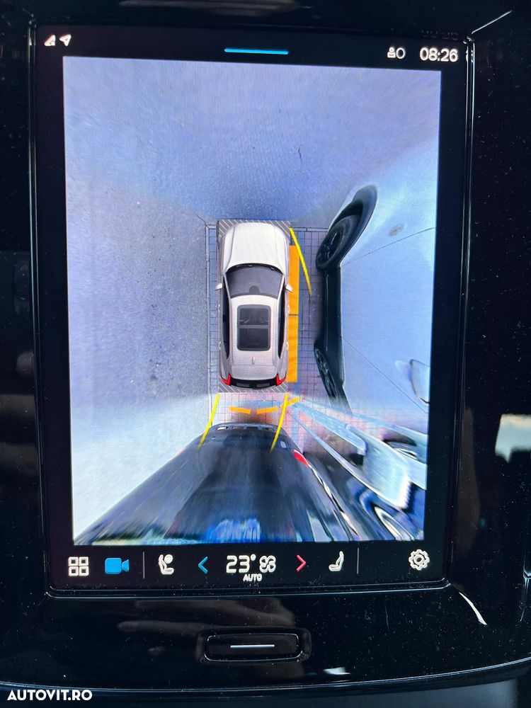 Volvo XC 40 B4 AT FWD MHEV Plus Dark - 17