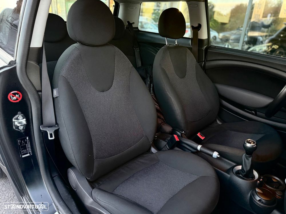 MINI 3 Portas Cooper D - 7