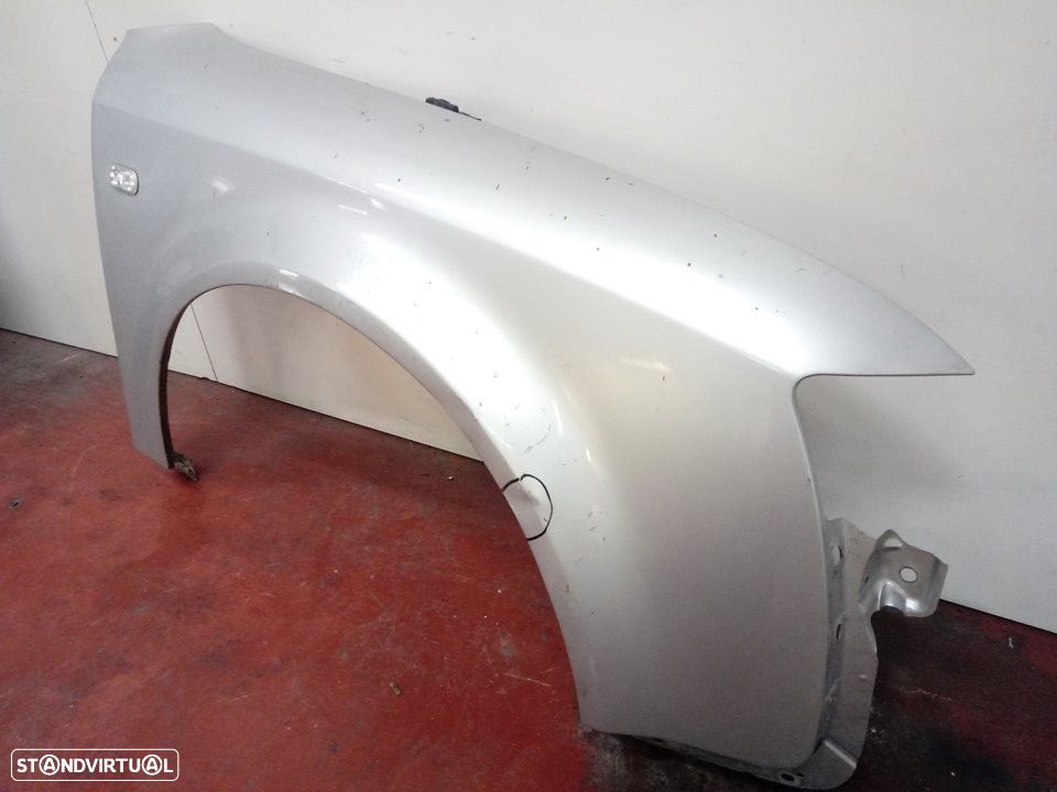GUARDA-LAMAS FRONTAL DIREITO AUDI A4 2004 - 3