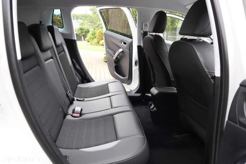 Peugeot 2008 1.2 Pure Tech Allure S&S - 12