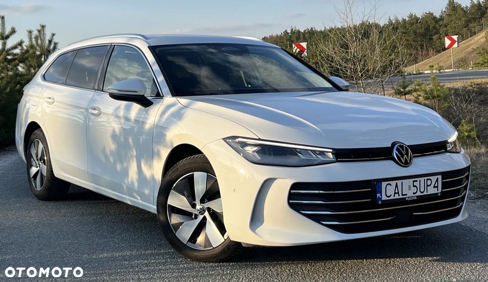 Volkswagen Passat - 1