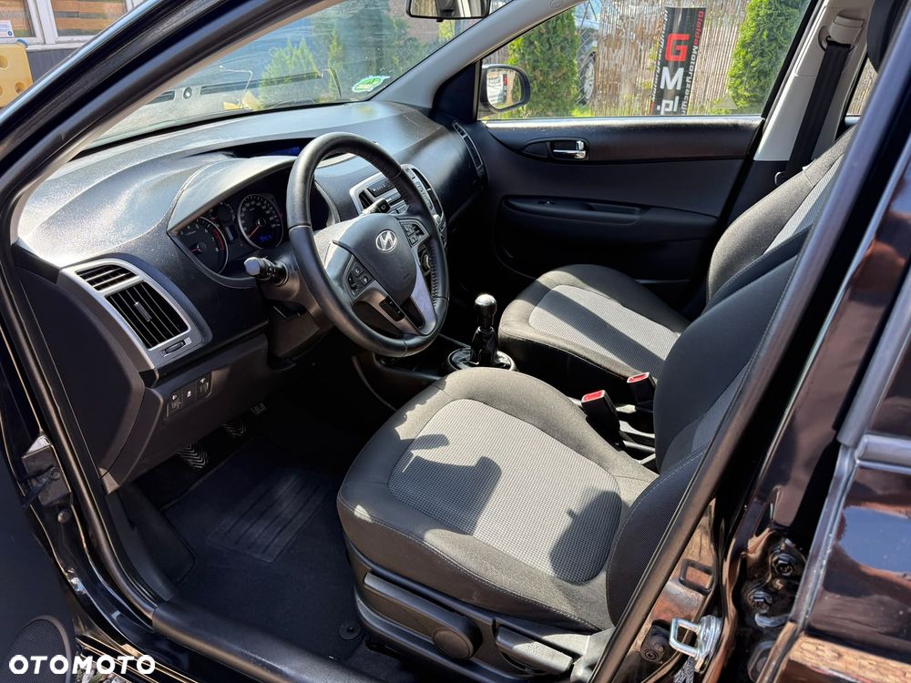 Hyundai i20 1.2 Intro Edition - 11