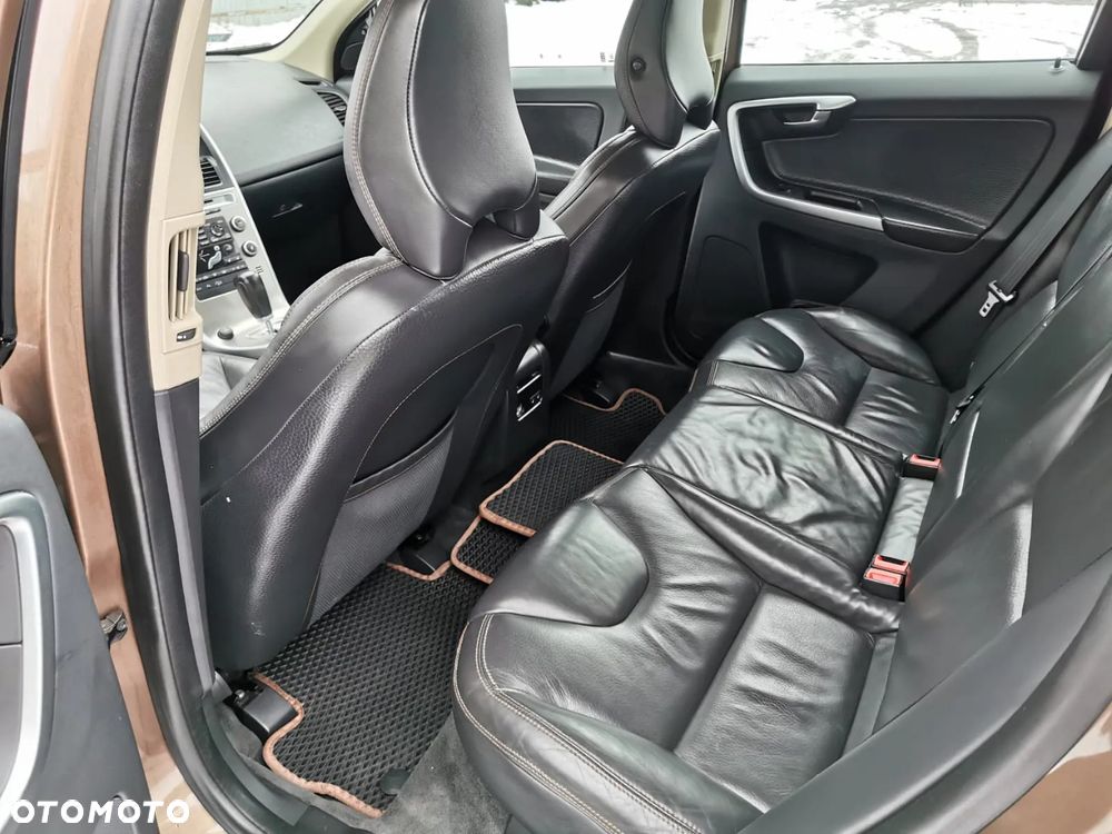 Volvo XC 60 D5 AWD Summum - 16