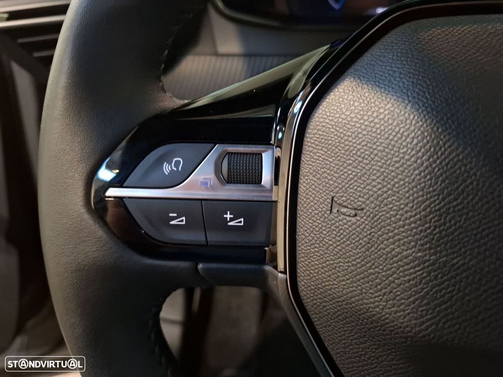 Peugeot e-2008 50 kWh Allure - 16