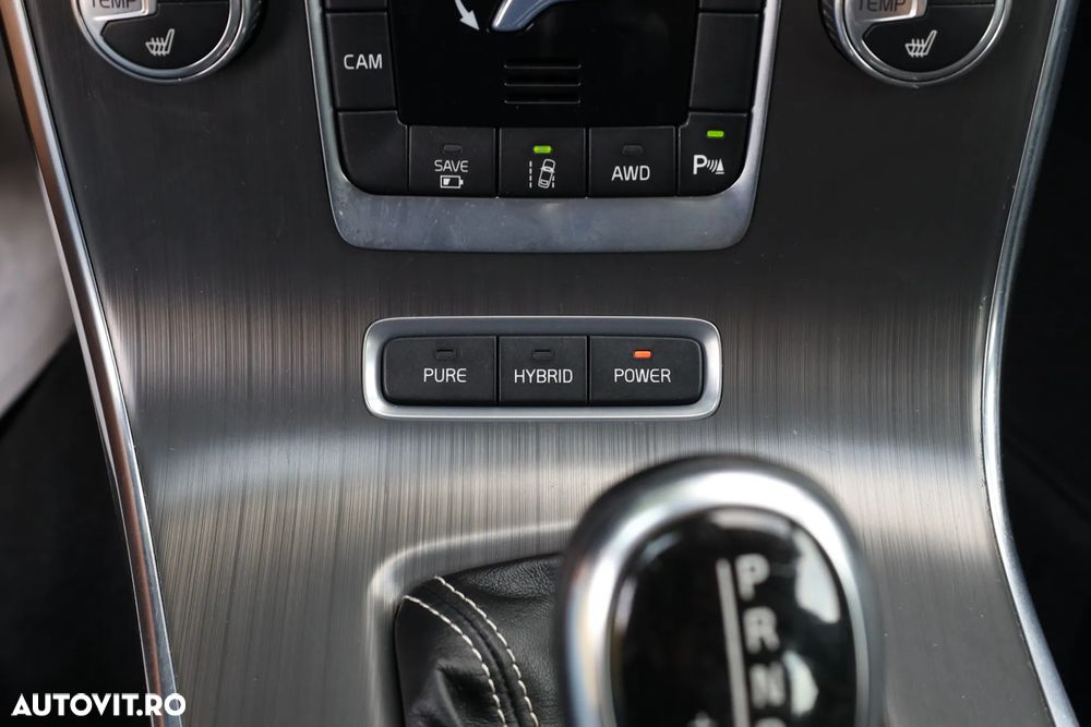 Volvo V60 D6 Plug-In-Hybrid AWD Geartronic Momentum - 31