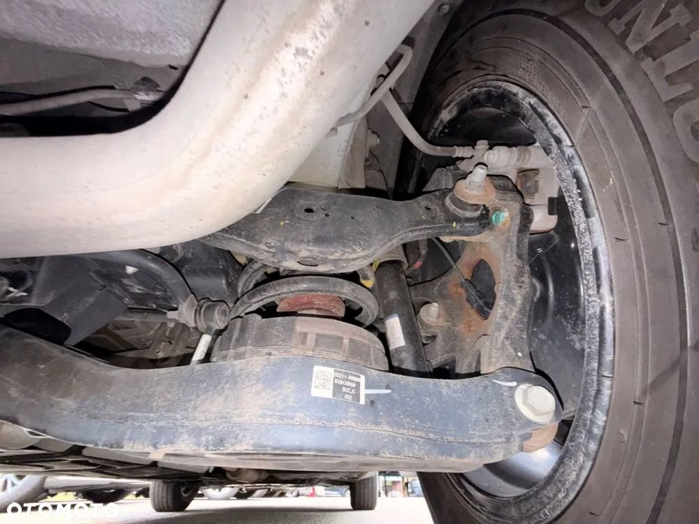 Kia Carnival - 36