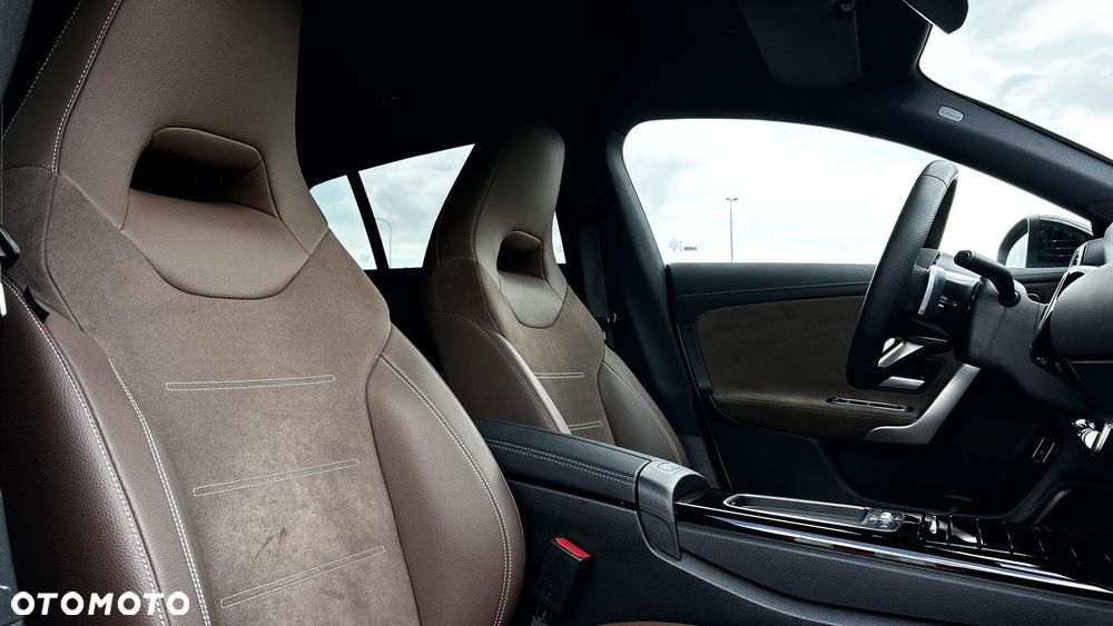 Mercedes-Benz CLA 180 mHEV AMG Line 7G-DCT - 24