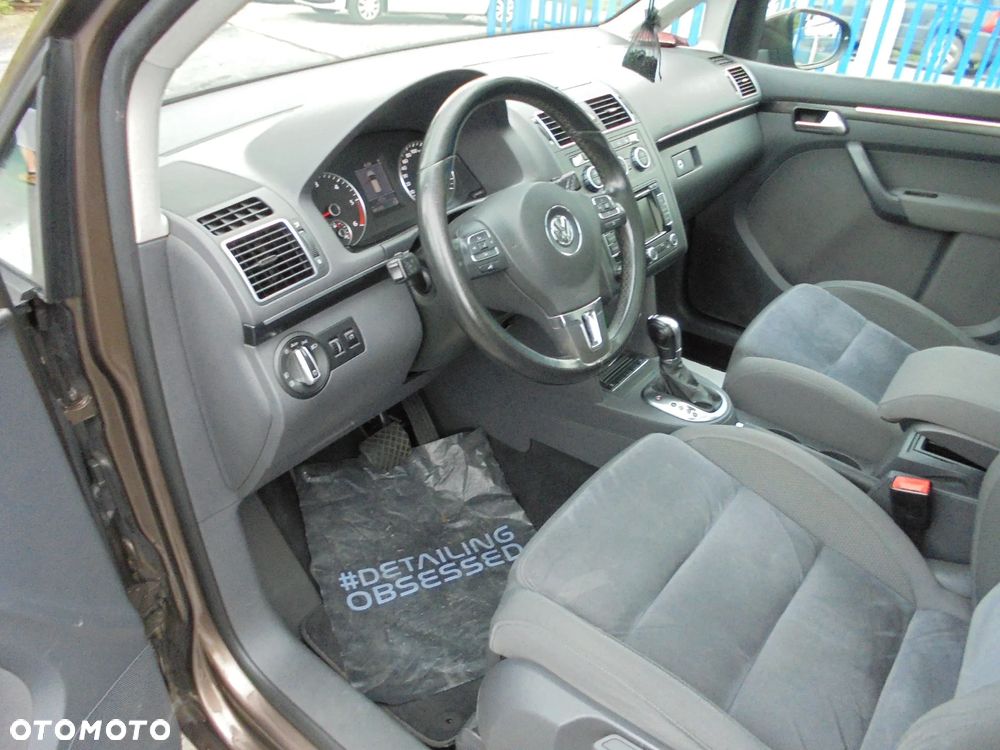 Volkswagen Touran 2.0 TDI DPF BlueMotion Technology DSG Highline - 5