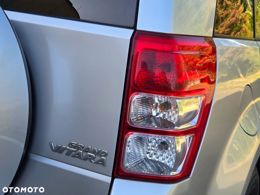Suzuki Grand Vitara 1.9 DDiS Comfort DPF Family - 12
